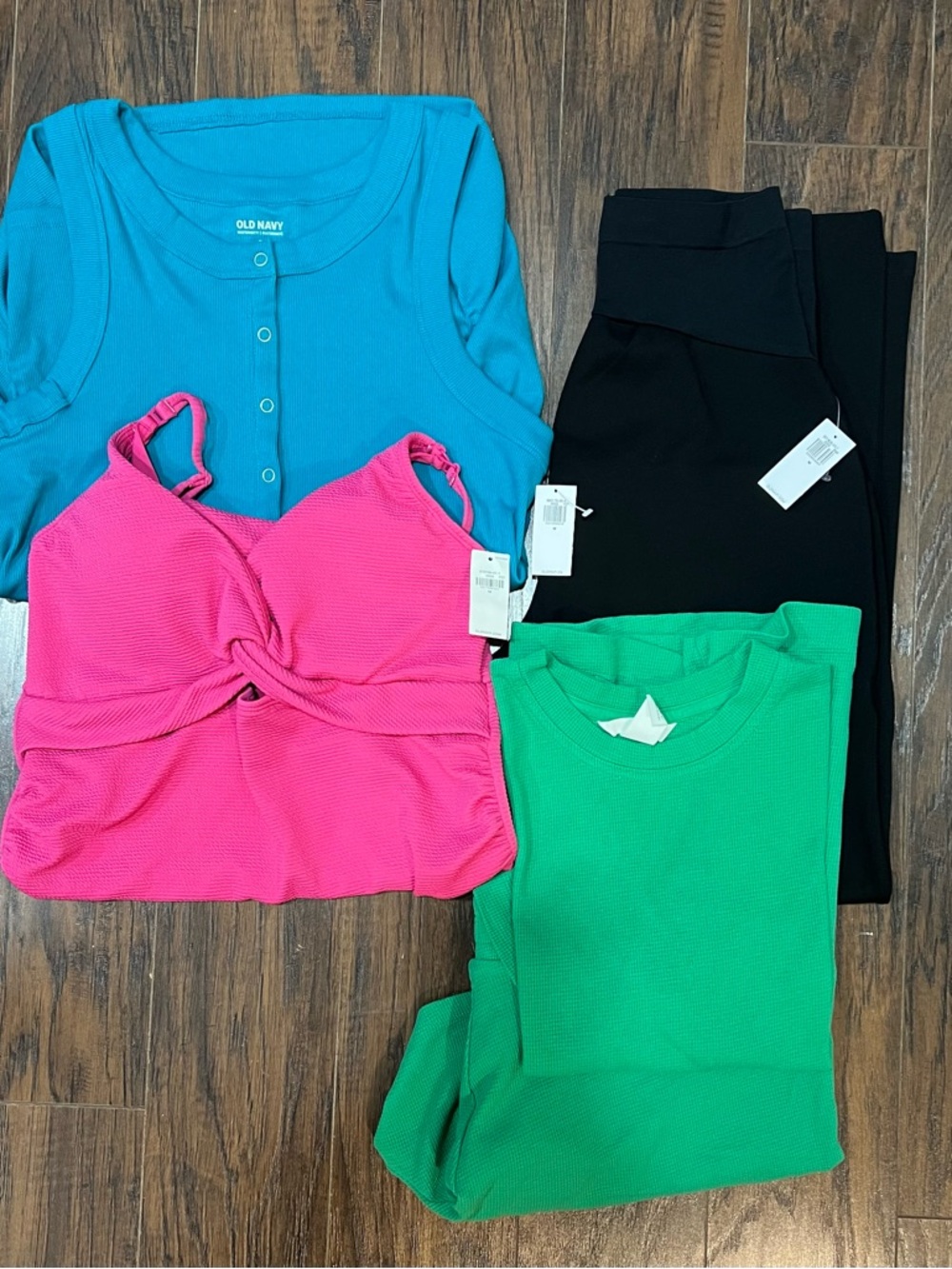 Old Navy NWT maternity bundle, size M (6-8)